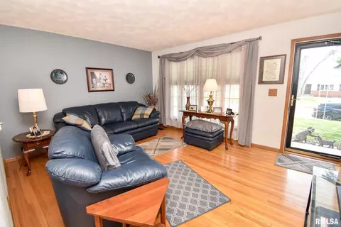 2265 Robin Rd, Washington, IL 61571 photo 5