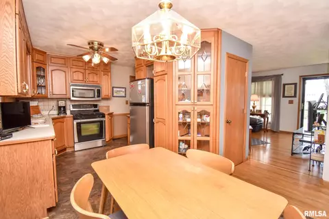 2265 Robin Rd, Washington, IL 61571 photo 8