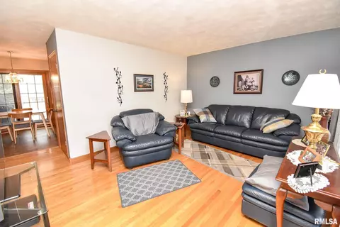 2265 Robin Rd, Washington, IL 61571 photo 4