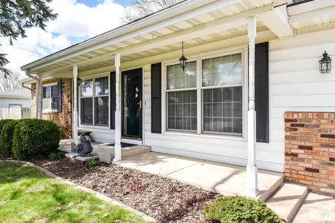 2265 Robin Rd, Washington, IL 61571 photo 3