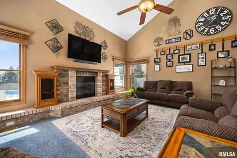 1066 E Jefferson St, Morton, IL 61550 photo 5