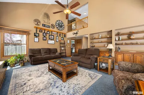 1066 E Jefferson St, Morton, IL 61550 photo 6