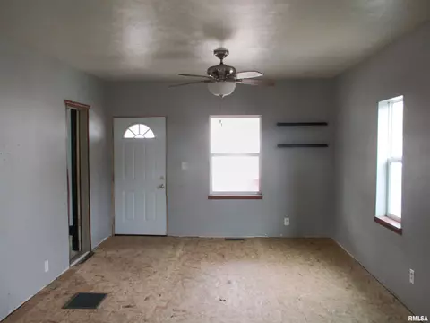 81 N 9th Ave, Canton, IL 61520 photo 9