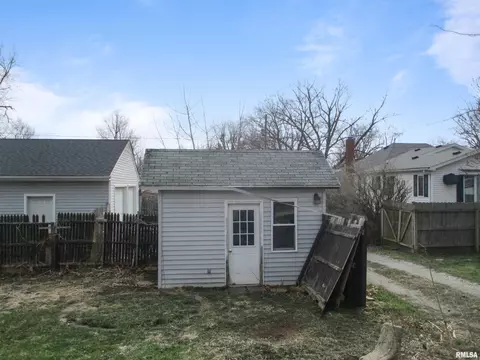 81 N 9th Ave, Canton, IL 61520 photo 4
