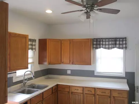 81 N 9th Ave, Canton, IL 61520 photo 15