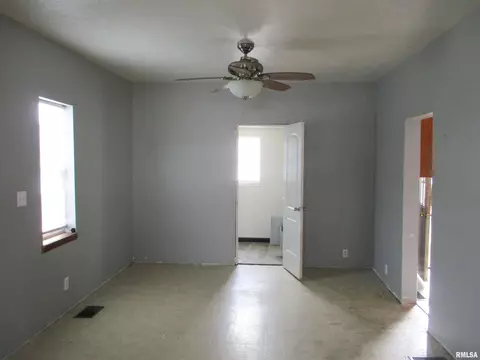 81 N 9th Ave, Canton, IL 61520 photo 10