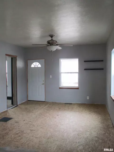 81 N 9th Ave, Canton, IL 61520 photo 17