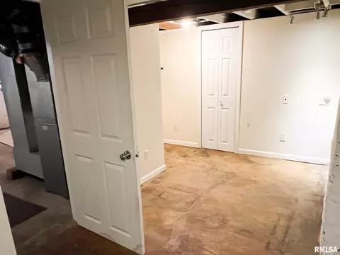 Bedroom - 509 W Court St, Eureka, IL 61530 photo 2 of 2