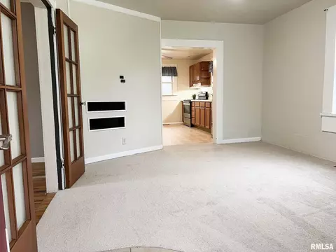 Living - 509 W Court St, Eureka, IL 61530 photo 1 of 9