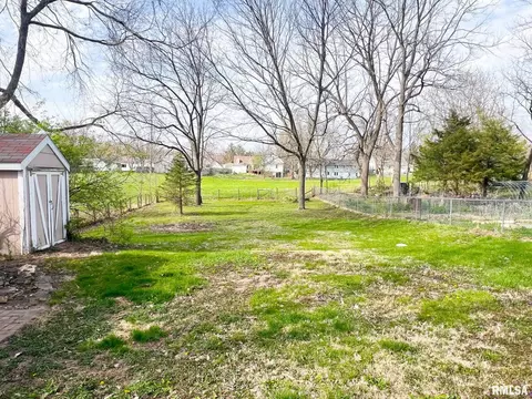 Exterior - 509 W Court St, Eureka, IL 61530 photo 1 of 1