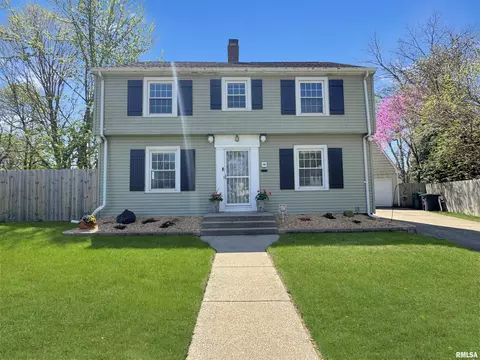 600 N Iris Ct, West Peoria, IL 61604
