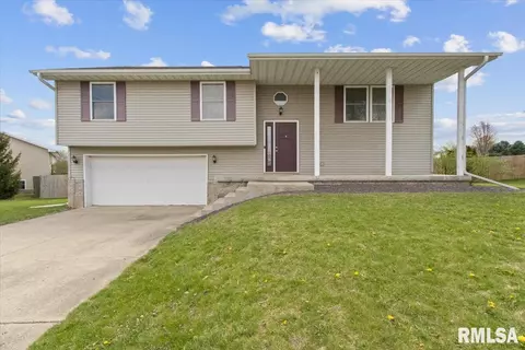 128 High Oak Dr, East Peoria, IL 61611