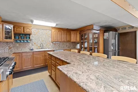 Kitchen - 10522 W Lancaster Rd, Mapleton, IL 61547 photo 15 of 17