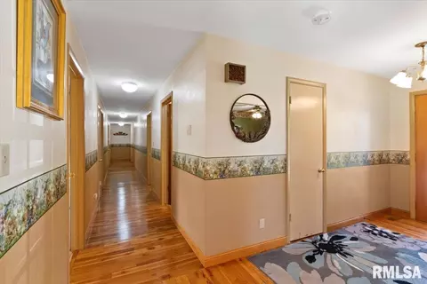Entry Way - 10522 W Lancaster Rd, Mapleton, IL 61547 photo 3 of 8