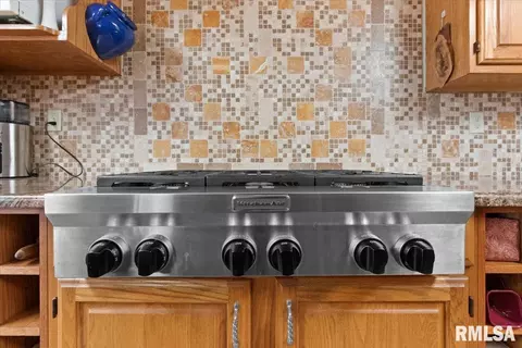 Kitchen - 10522 W Lancaster Rd, Mapleton, IL 61547 photo 17 of 17