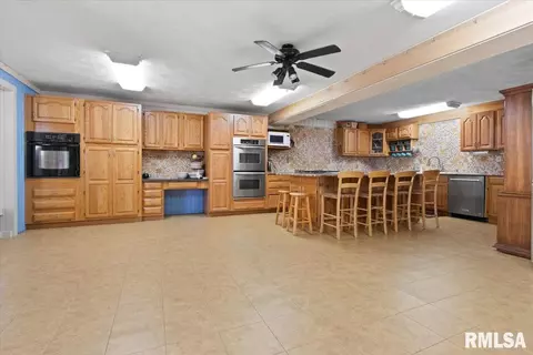 Kitchen - 10522 W Lancaster Rd, Mapleton, IL 61547 photo 8 of 17