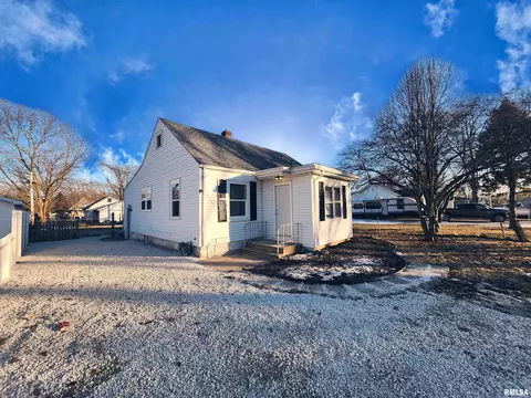 3916 Chalmers Ave, Bartonville, IL 61607
