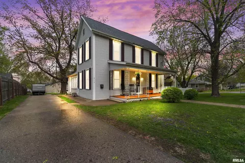 6114 S Adams St, Bartonville, IL 61607