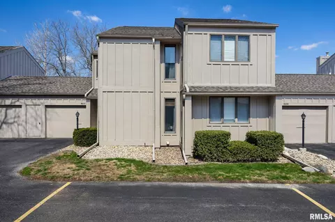 5111 W Arrowood Pl, Peoria, IL 61615