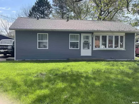 1134 N Coronado Dr, Peoria, IL 61604