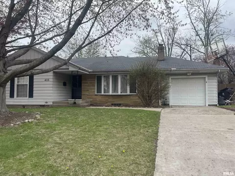 4115 N Chelsea Pl, Peoria, IL 61614