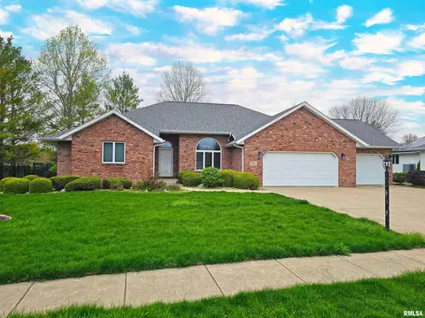 1115 Linden St, Morton, IL 61550