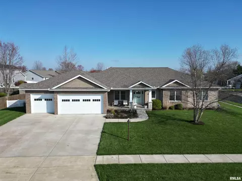 1401 Mitchell St, Washington, IL 61571