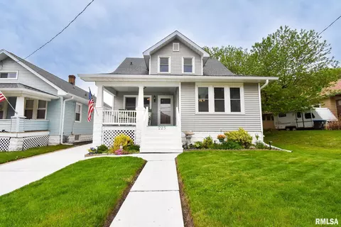 225 Harding Blvd, East Peoria, IL 61611