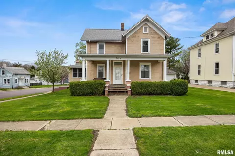 308 S Pine St, Washington, IL 61571