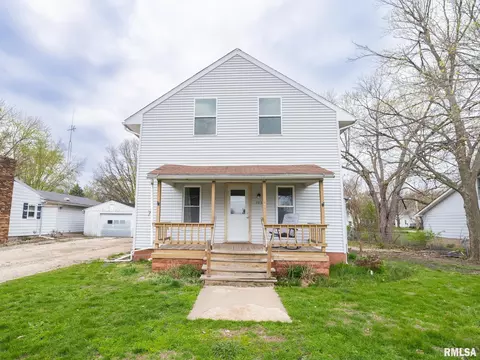 705 W Sharon St, Elmwood, IL 61529