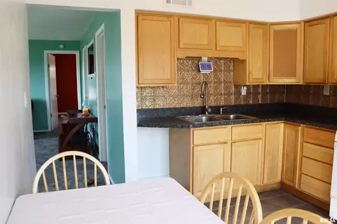 Kitchen - 9921 W Maple Ridge Rd, Mapleton, IL 61547 photo 3 of 4