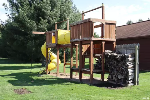 Exterior - 9921 W Maple Ridge Rd, Mapleton, IL 61547 photo 8 of 13