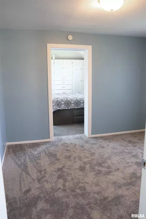 Bedroom - 9921 W Maple Ridge Rd, Mapleton, IL 61547 photo 5 of 12