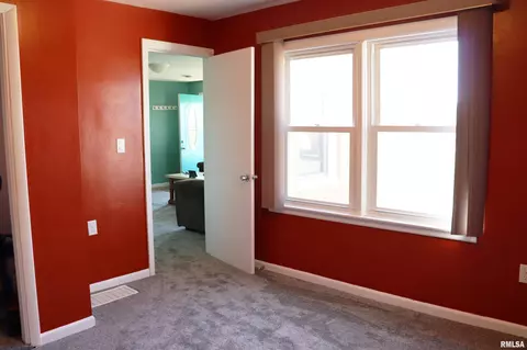 Bedroom - 9921 W Maple Ridge Rd, Mapleton, IL 61547 photo 10 of 12