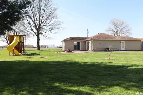 Exterior - 9921 W Maple Ridge Rd, Mapleton, IL 61547 photo 6 of 13