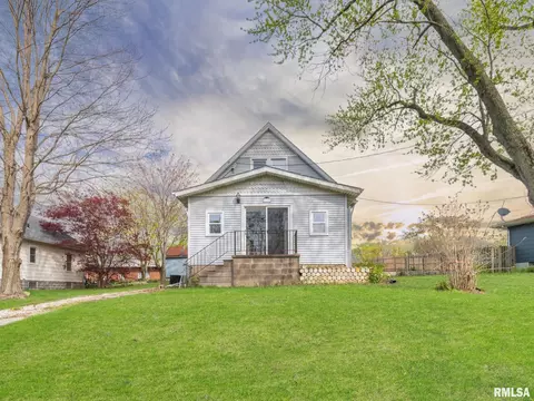 615 Pekin Ave, East Peoria, IL 61611