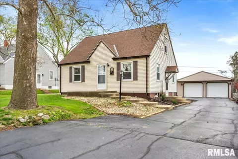 216 William St, East Peoria, IL 61611