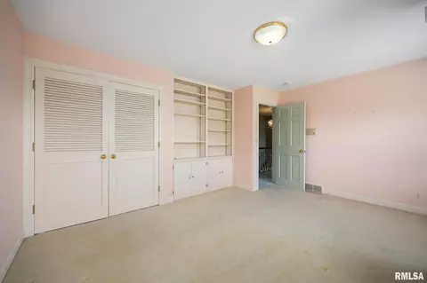 Bedroom - 111 E Morningside Dr, Peoria, IL 61614 photo 10 of 12
