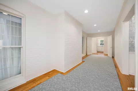Entry Way - 111 E Morningside Dr, Peoria, IL 61614 photo 6 of 6