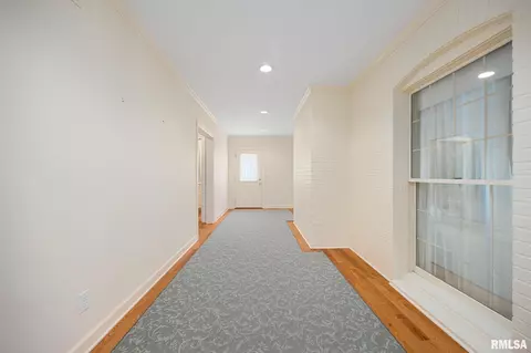 Entry Way - 111 E Morningside Dr, Peoria, IL 61614 photo 5 of 6
