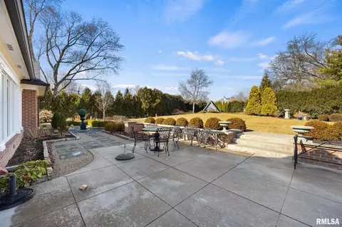 Exterior - 111 E Morningside Dr, Peoria, IL 61614 photo 18 of 19