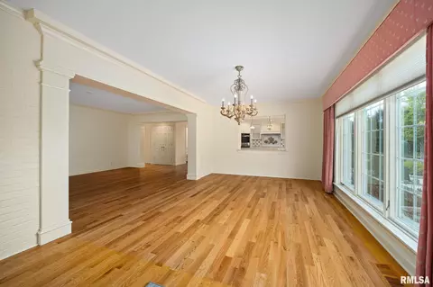 Dining - 111 E Morningside Dr, Peoria, IL 61614 photo 1 of 3
