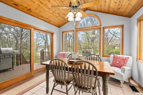 Dining - 4423 S Newcastle Ct, Mapleton, IL 61547 photo 4 of 6