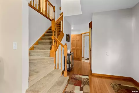 Entry Way - 4423 S Newcastle Ct, Mapleton, IL 61547 photo 2 of 3