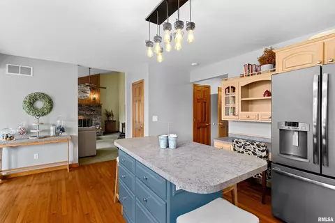 Kitchen - 4423 S Newcastle Ct, Mapleton, IL 61547 photo 2 of 4