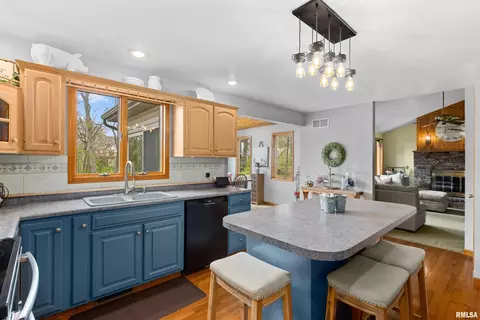 Kitchen - 4423 S Newcastle Ct, Mapleton, IL 61547 photo 1 of 4