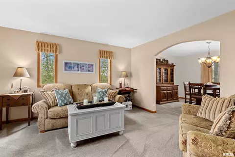 Living - 4423 S Newcastle Ct, Mapleton, IL 61547 photo 1 of 7