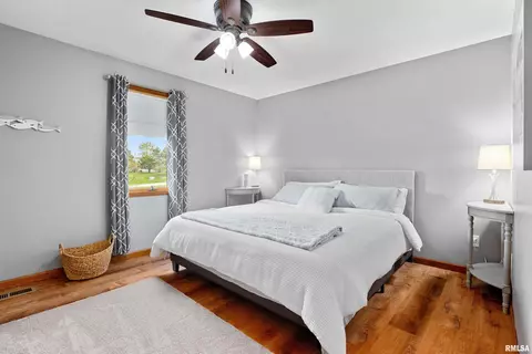 Bedroom - 4423 S Newcastle Ct, Mapleton, IL 61547 photo 6 of 9