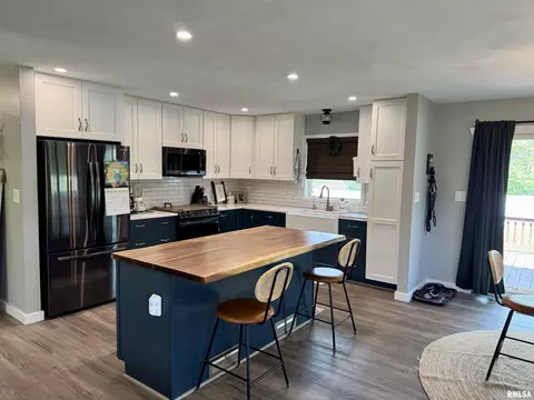 396 Mcgrew Dr, Avon, IL 61415 photo 7