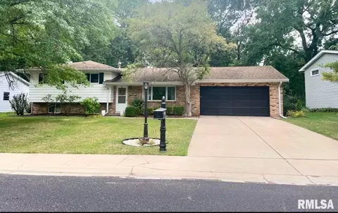 1400 W Wonderview Dr, Dunlap, IL 61525